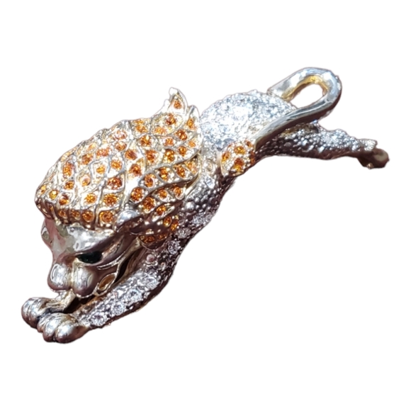 unbranded Jewelry - Vintage large lion Brooch Green Rhinestone Eyes